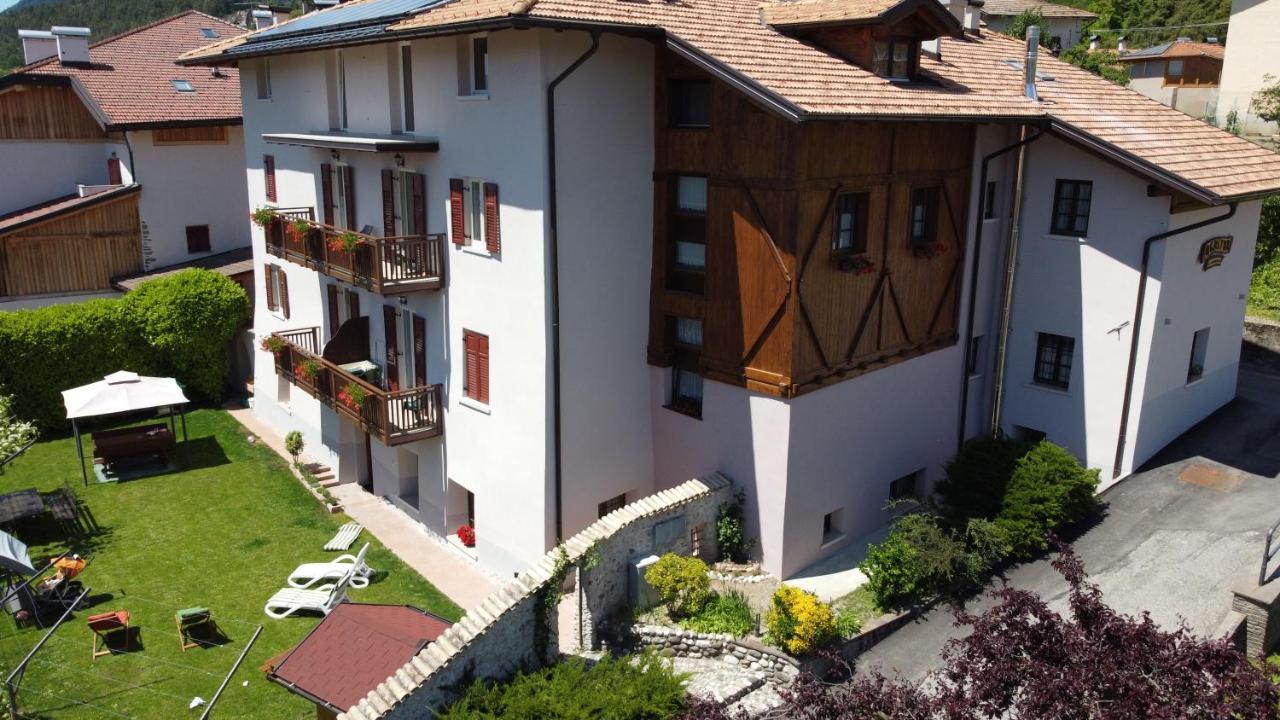 Agriturismo La Canonica Villa Brez Exterior foto